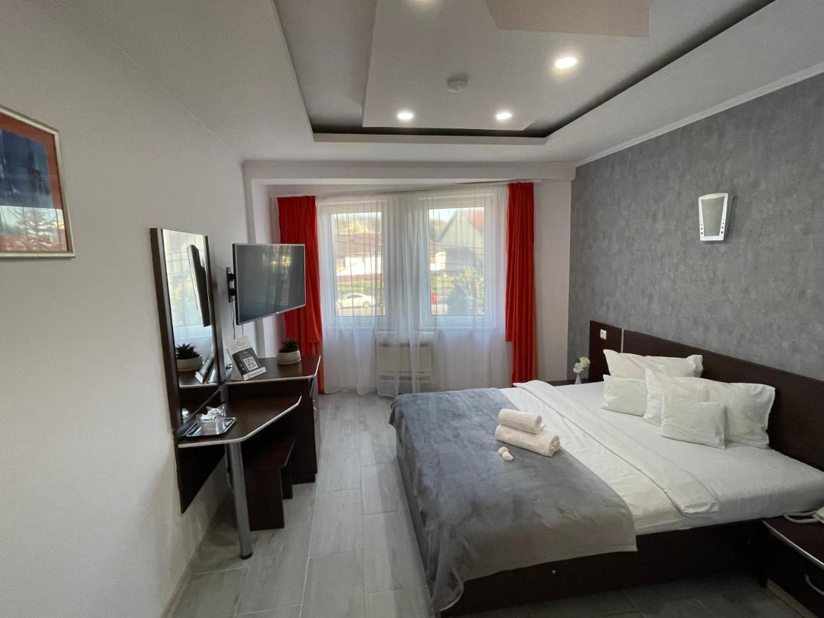 Silver Hotel Орадеа Екстериор снимка
