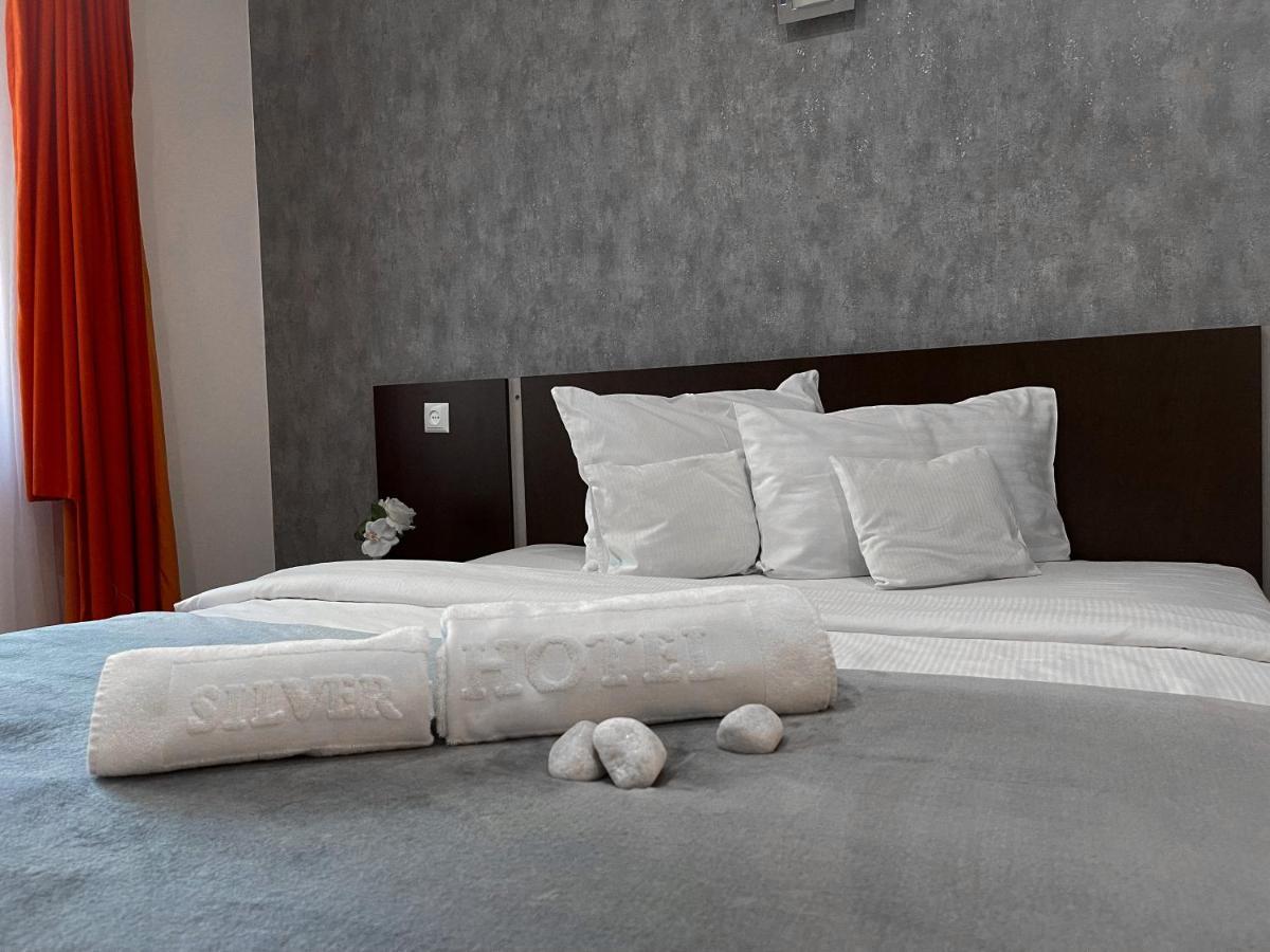 Silver Hotel Орадеа Екстериор снимка