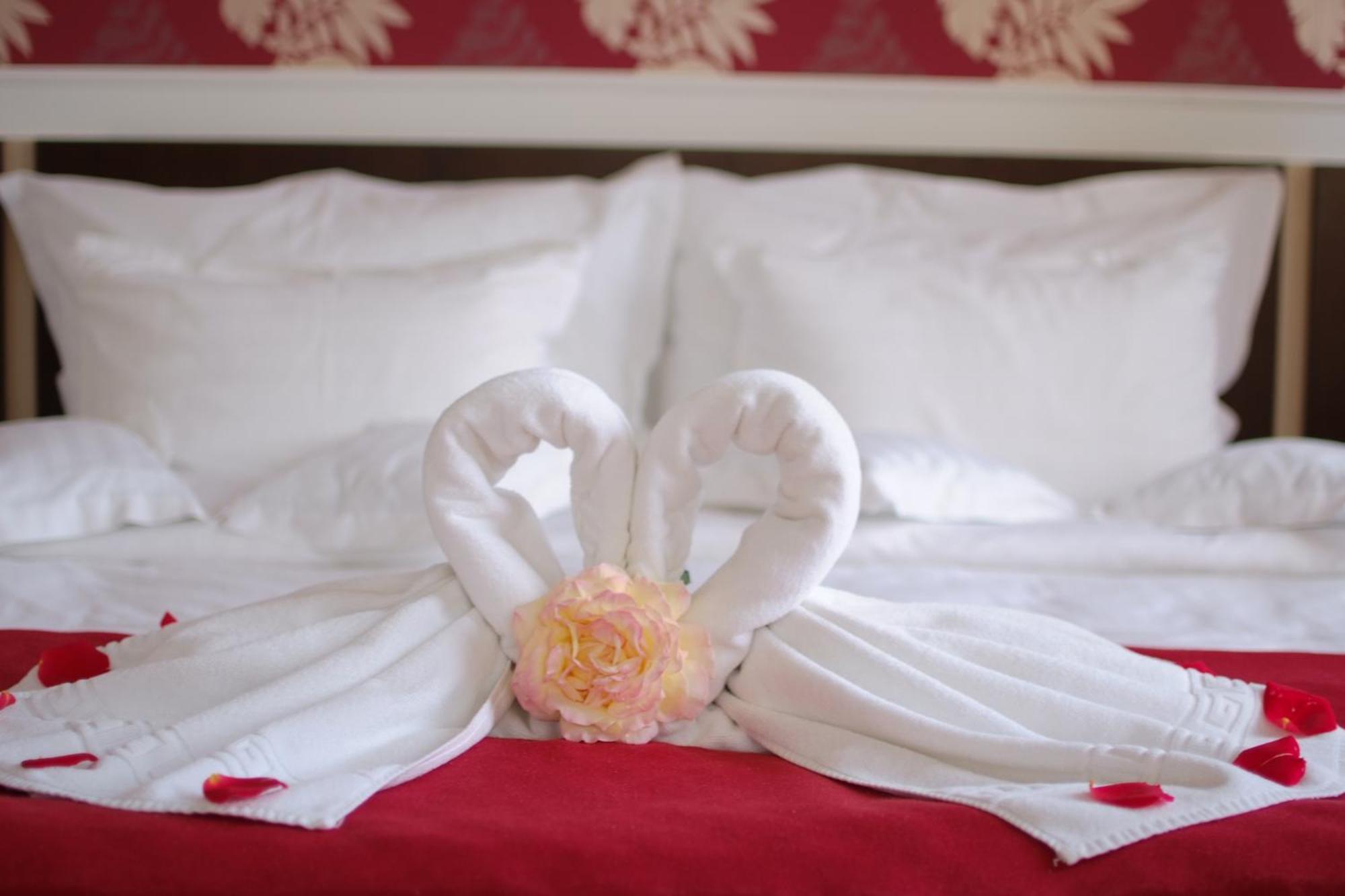Silver Hotel Орадеа Екстериор снимка