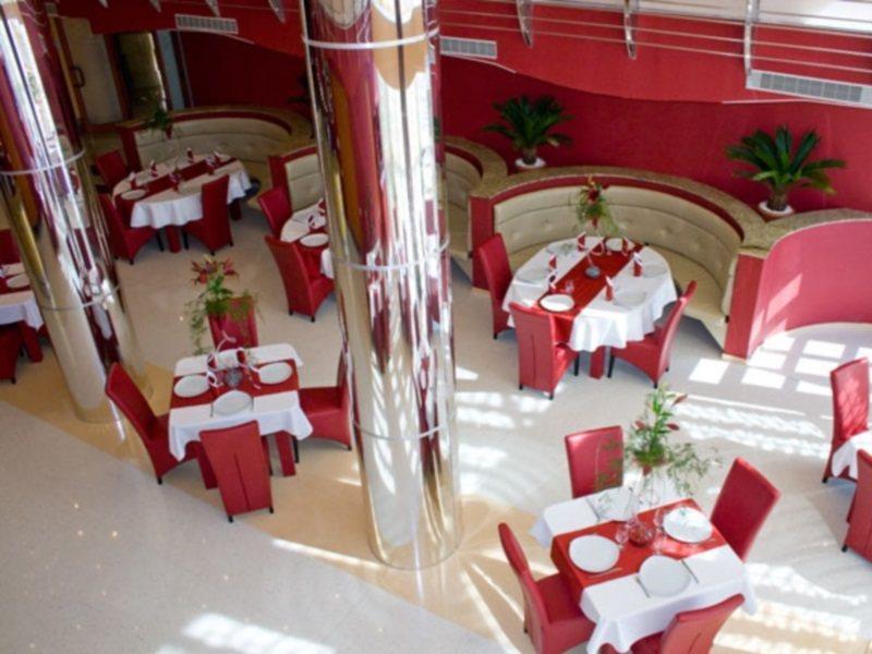 Silver Hotel Орадеа Екстериор снимка