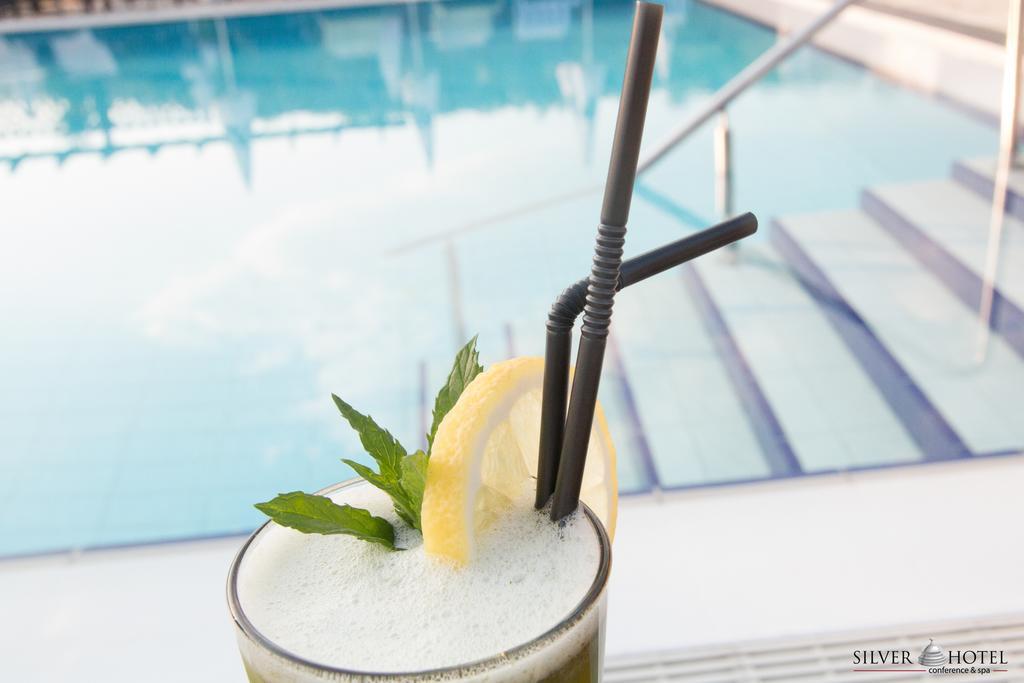 Silver Hotel Орадеа Екстериор снимка